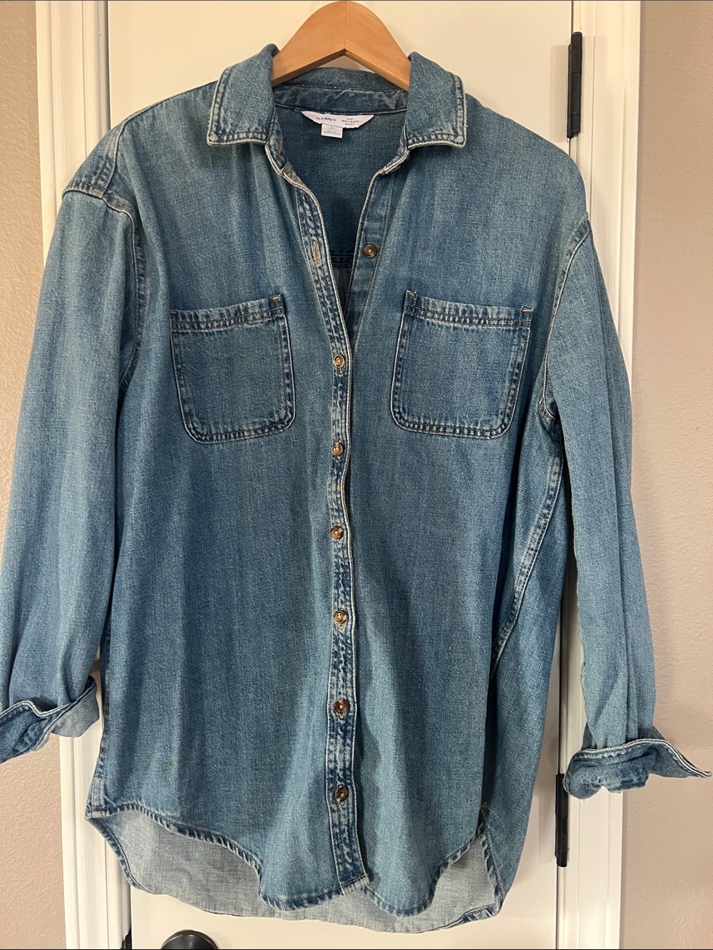 Old Navy Boyfriend Denim Shirt in Blue